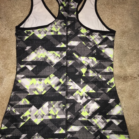 NWOT Fila athletic yoga sports top M - Picture 3 of 3